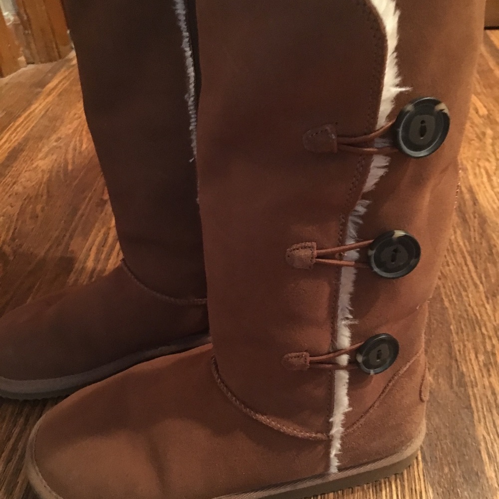 American Eagle boots.